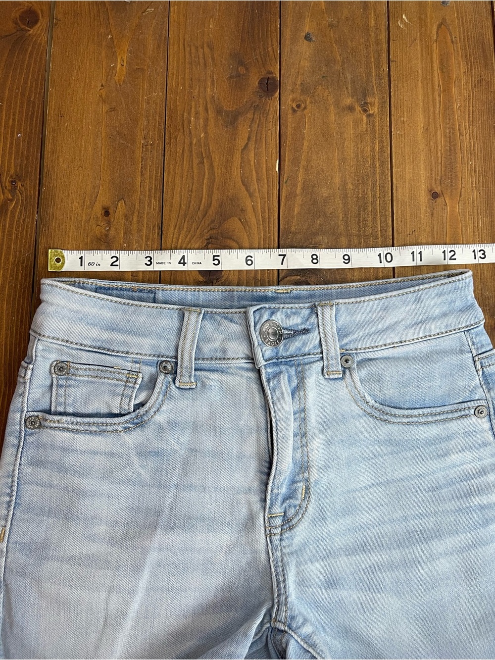 American Eagle Outfitters size 0 high rise shortie light wash jean shorts - Picture 6 of 8